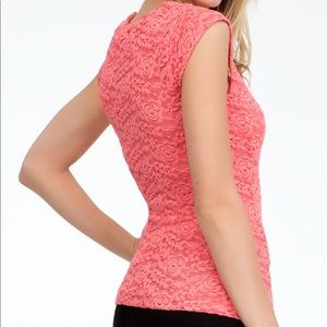 Bebe coral lace cap sleeve top with sheer liner